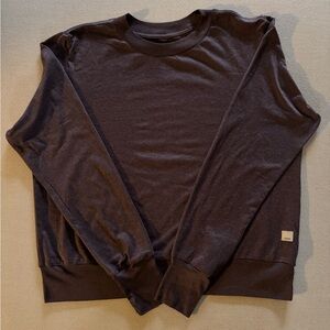 Great condition Vuori Women’s Daydream Crew size S, purple heather